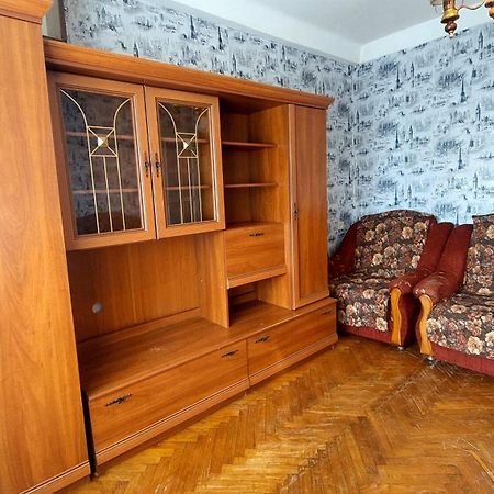 2 Bedroom Apartment Metro Vasilkovskaya Kyiv Exterior photo